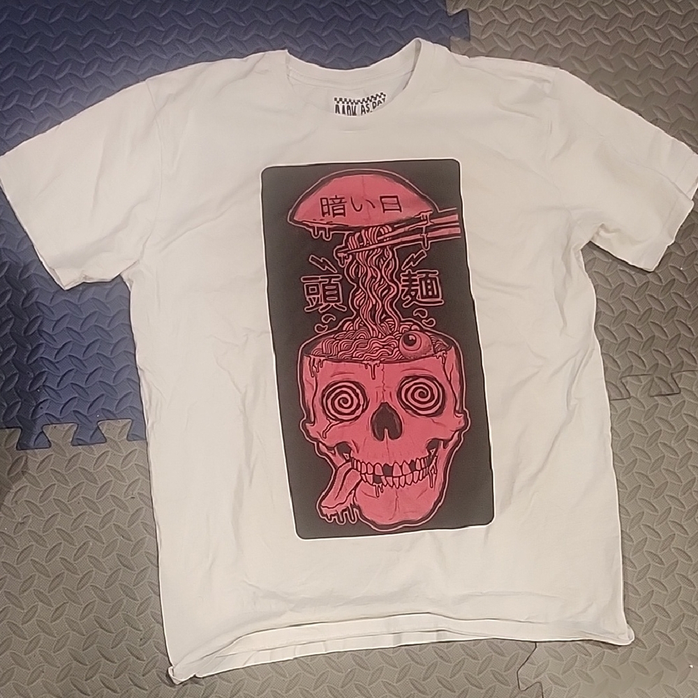 Large Pink/black/white Skull Ramen Tshirt
